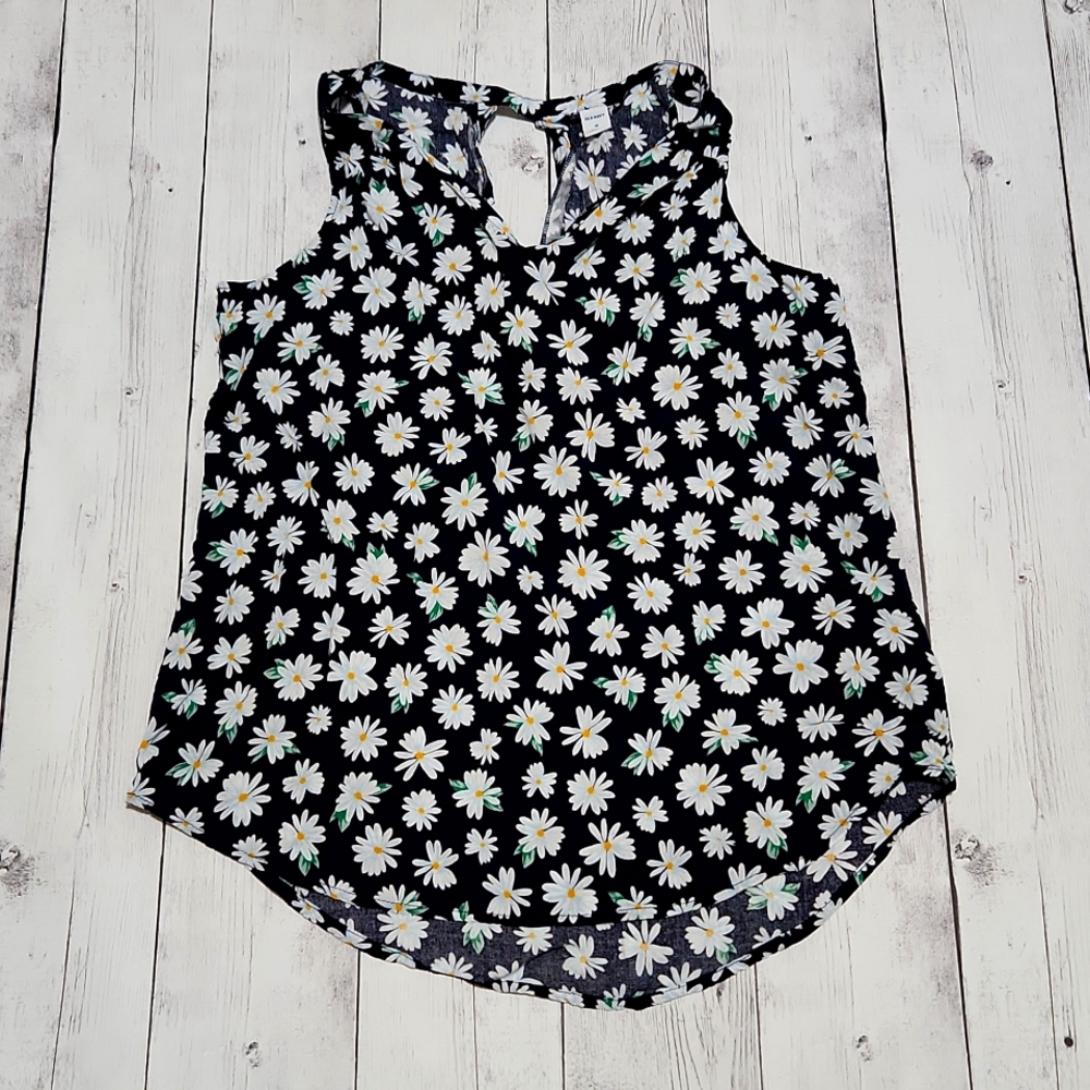 Old Navy Medium Daisy Floral Tank top